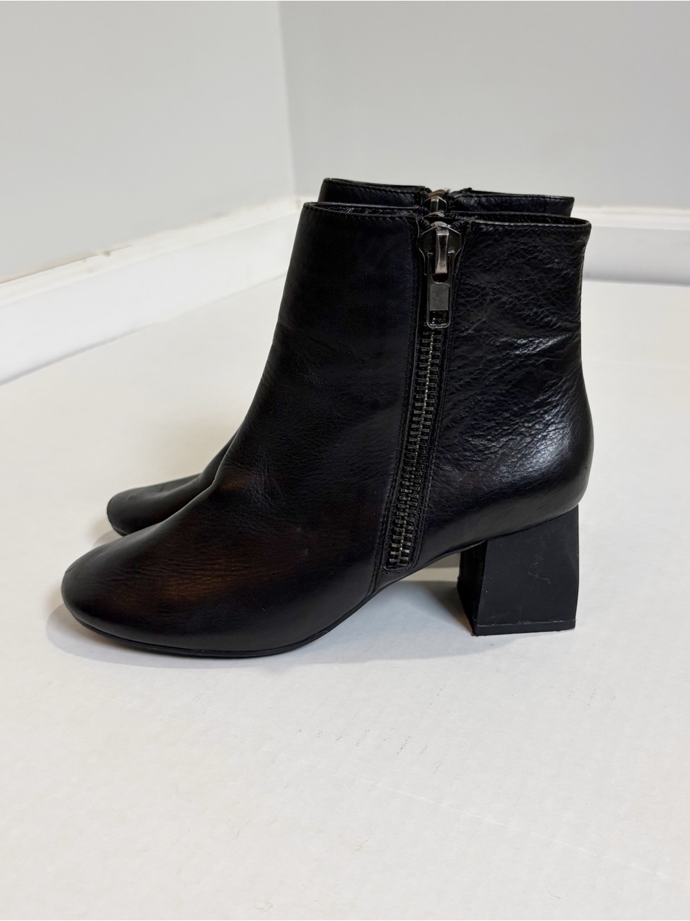Intentionally Blank Double Zipper Double Zip Leather Ankle Boots Size 7.5 8 EU38